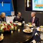 Elder Bednar accueille l’ambassadeur de Bahreïn en Utah