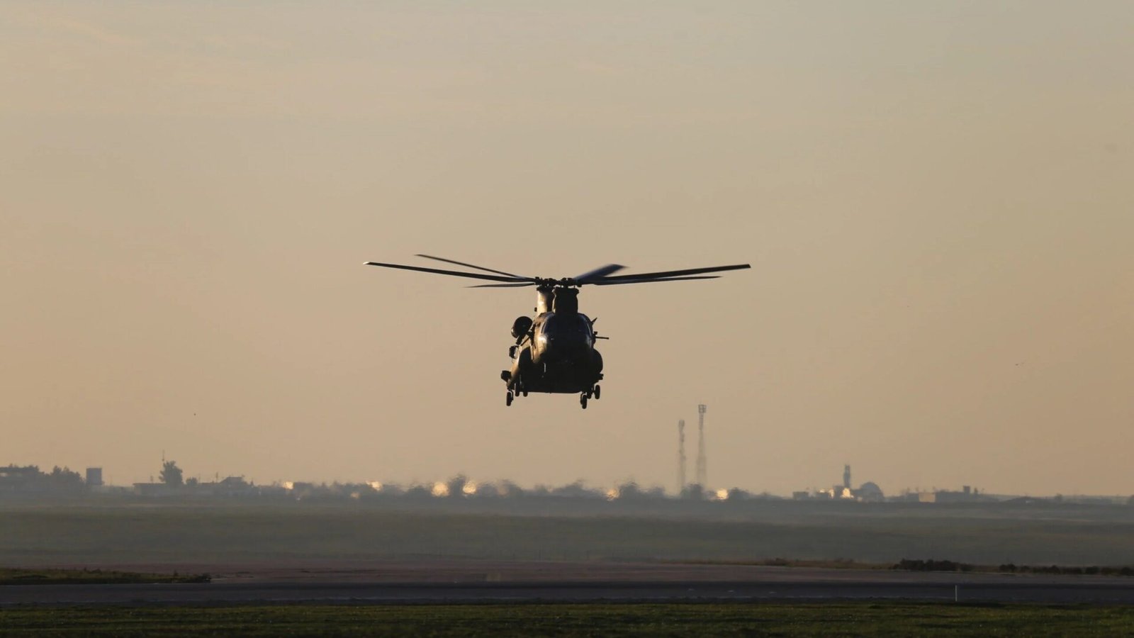 Army to rely on FMS, reinvesting to ensure helicopter manufacturers stay ‘healthy’ - Breaking Defense