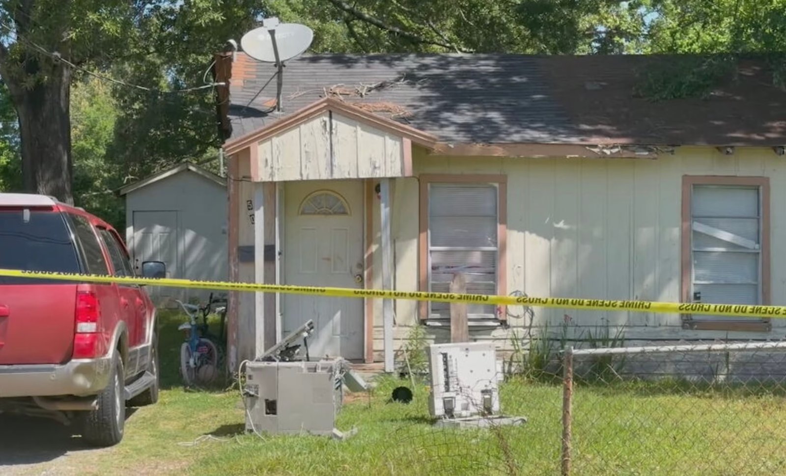 PHOTO: One of the homes police have cordoned off as part of a domestic violence investigation in which a suspect is allegedly to have fatally shot eight children, April 19, 2026.