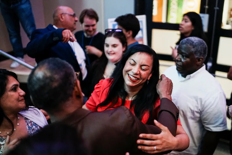  Analilia Mejia viert haar overwinning.