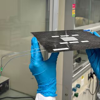 Le démonstrateur utilisé pour tester les matériaux auto-réparants. © ESA