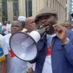 Bruxelles: une centaine de manifestants devant l’ambassade de la RDC pour dénoncer le régime de Félix Tshisekedi