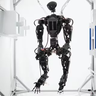 En Chine, les robots vont à l'école pour s'améliorer : ce qu'ils y apprennent va tout changer 2 Ce robot est doté de quatre mains pour travailler en apesanteur. © Orbit Robotics