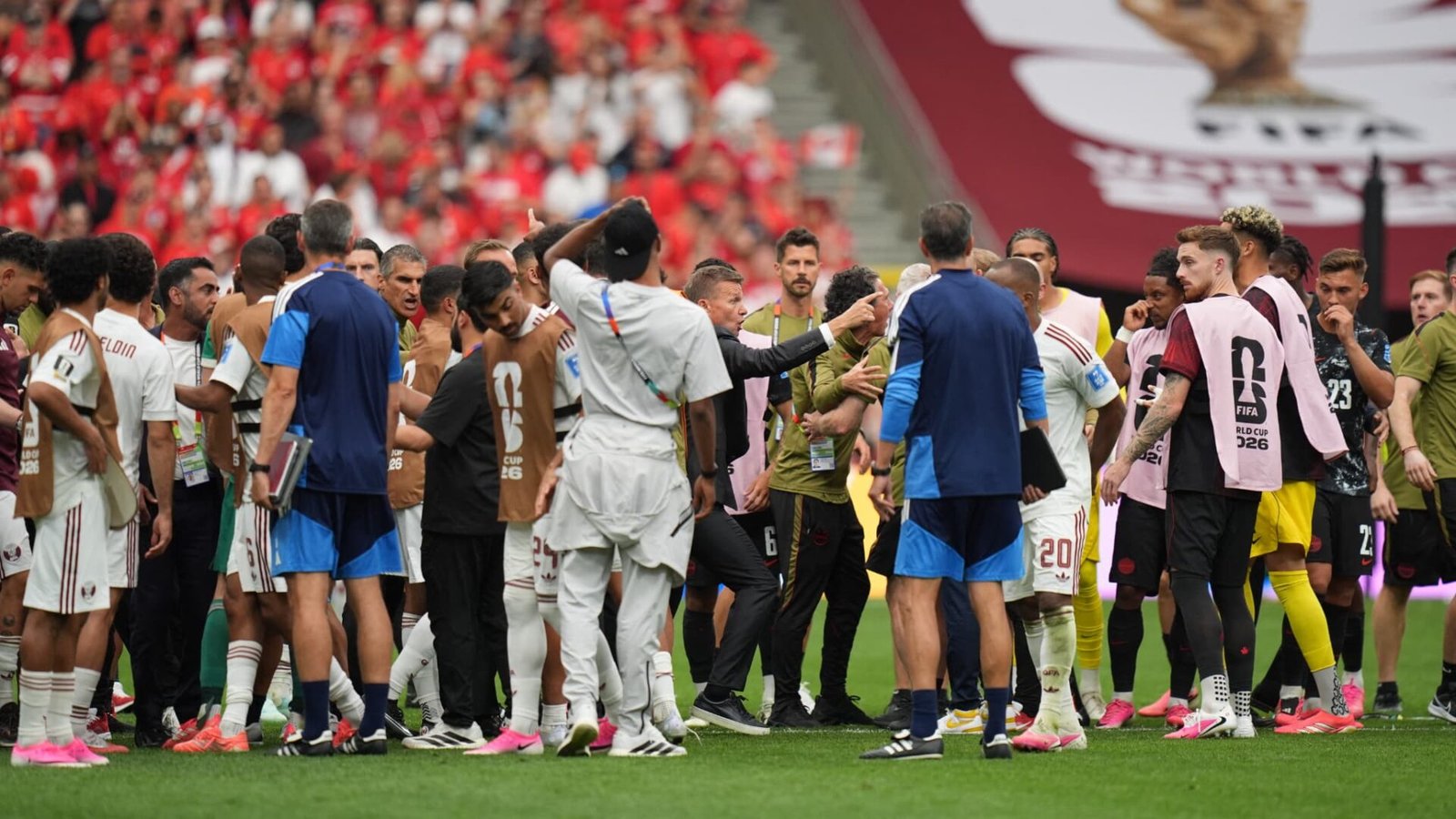 L'embrouille improbable de la Coupe du monde: le Qatar reproche au Canada de ne pas avoir levé le pied à 6-0 et à 11 contre 9