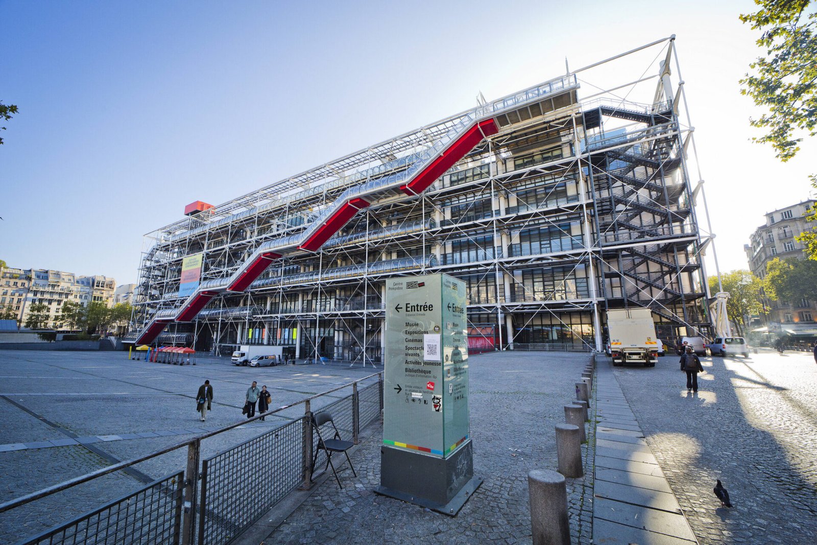 Louvre, Opéra Garnier, Centre Pompidou… La rénovation des grands monuments en proie à une « impasse » financière, alerte la Cour des comptes