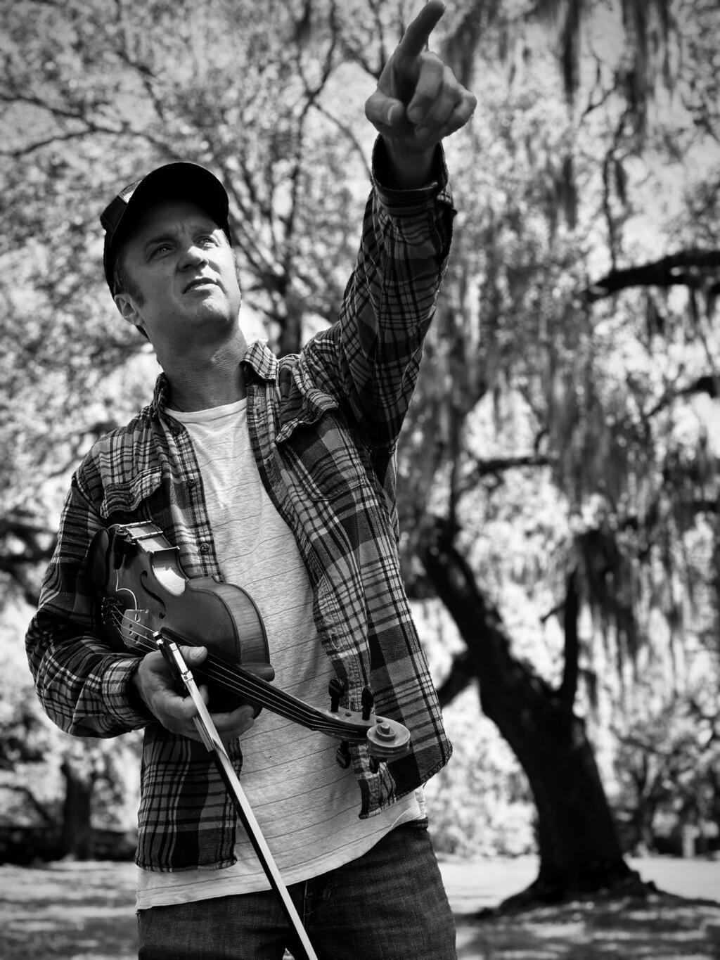 Louis Michot, violoniste et chanteur du groupe cajun les Lost Bayou Ramblers.