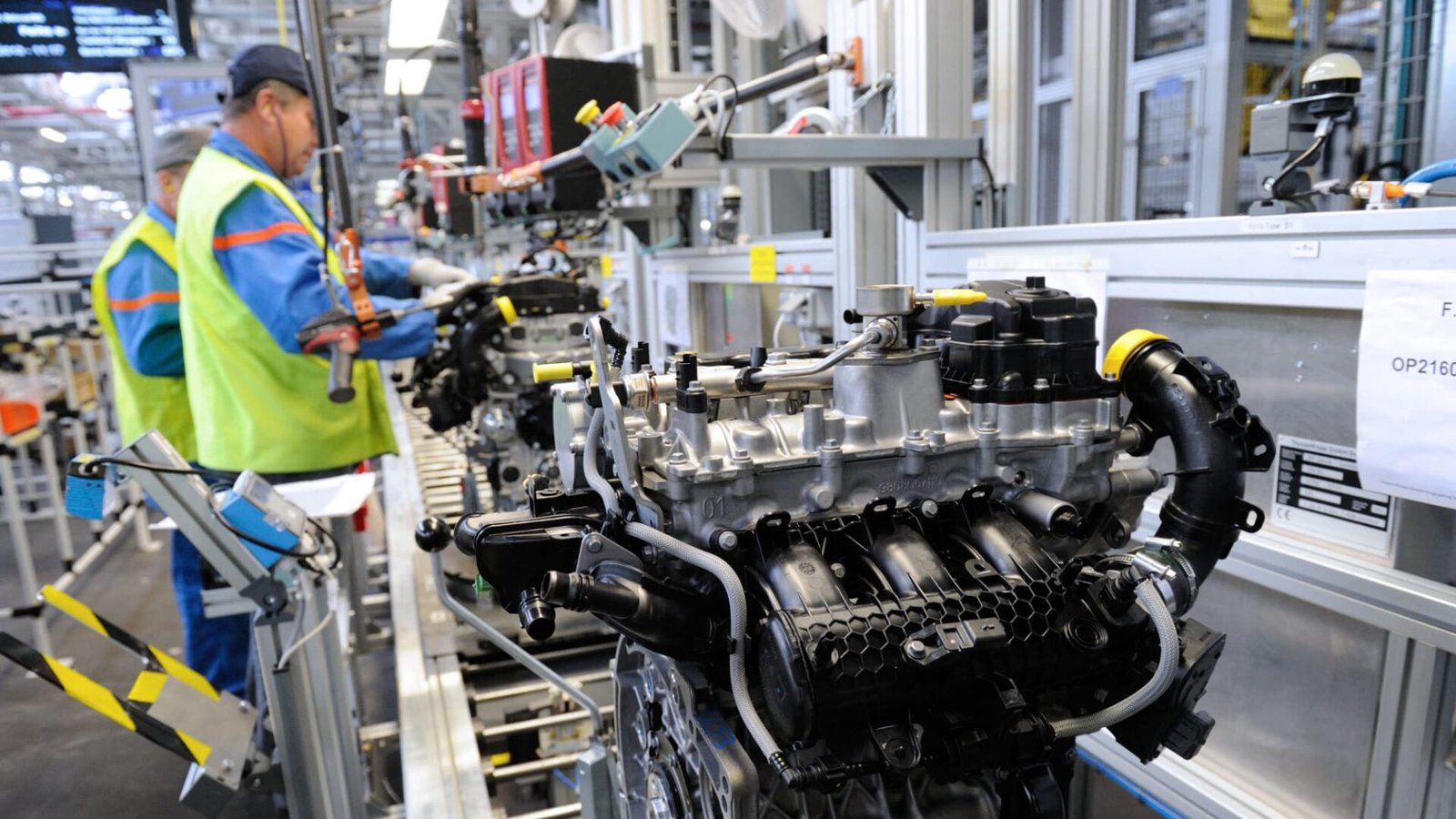 L'usine aura produit 40 millions de moteurs, dont ceux de la mythique DeLorean: le site de Stellantis à Douvrin fermera ses portes le 30 octobre