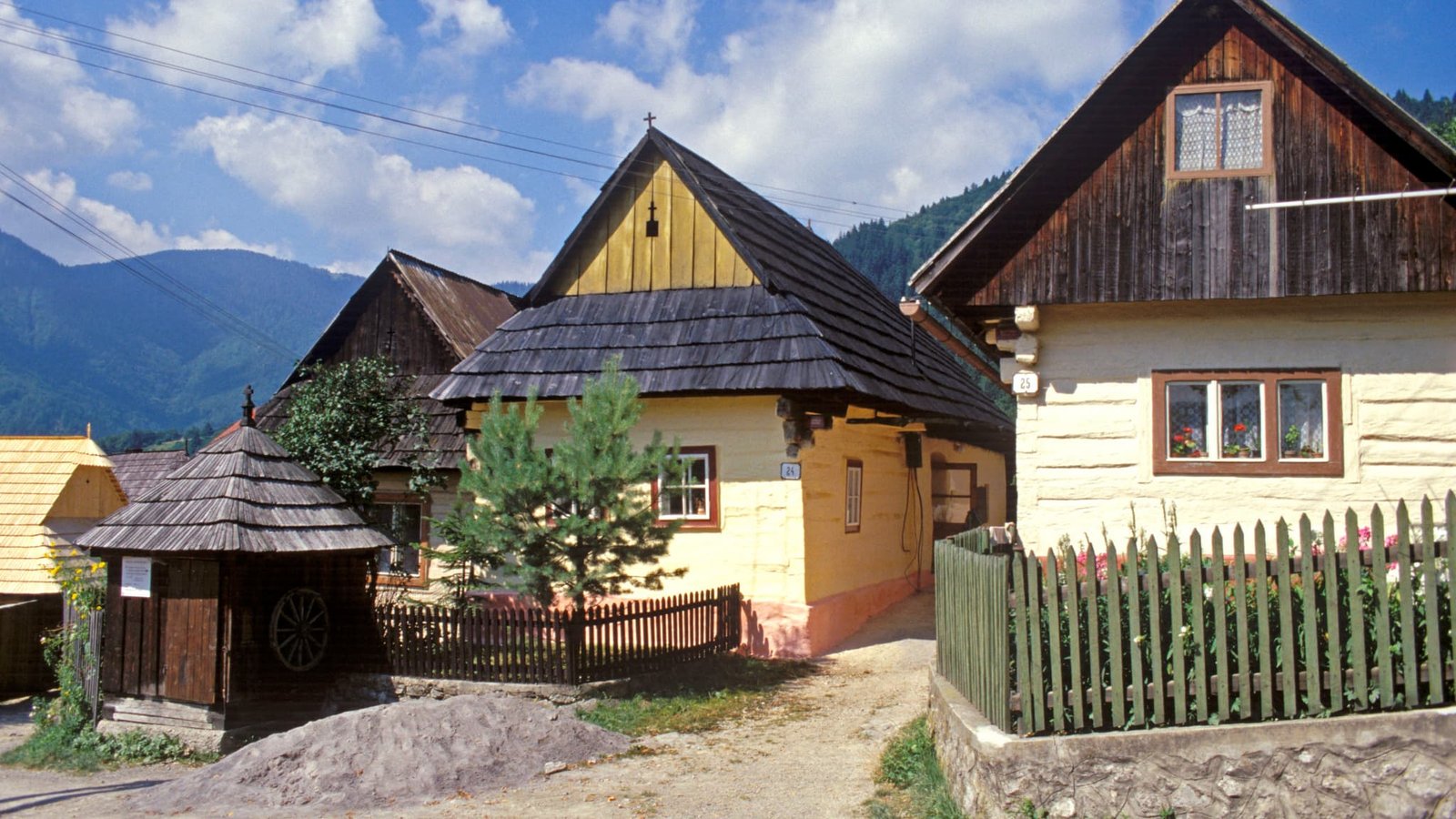 Le village de Vlkolinec 