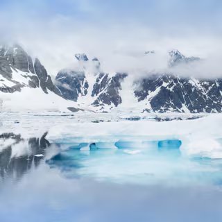 Un volcan sous-marin pourrait être en train de se réveiller au large de la péninsule Antarctique © Iurii Sokolov, Adobe Stock