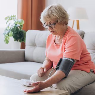 Voici la dose d'exercice hebdomadaire à privilégier pour réduire votre tension selon des chercheurs américains 2 Alors que près d’un hypertendu sur trois ne répond pas aux traitements classiques, une piste innovante pourrait changer la donne. © anatoliycherkas, Adobe Stock